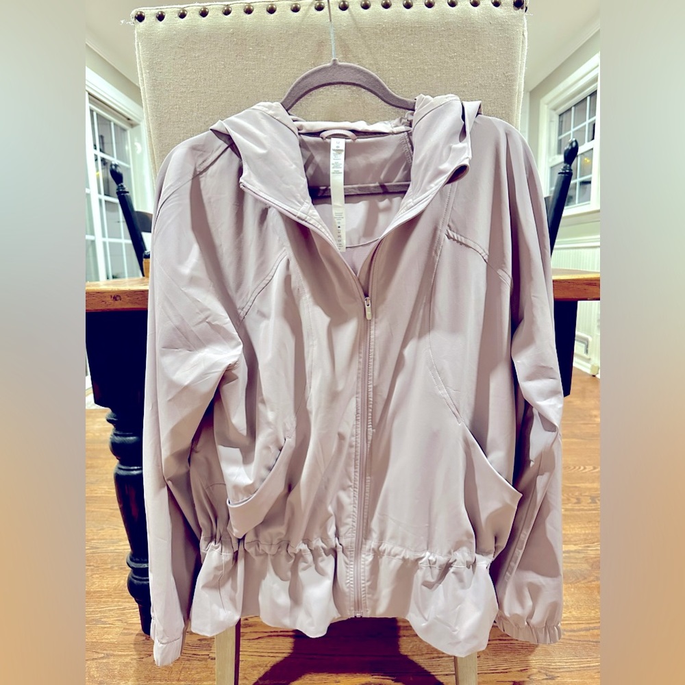 Lululemon Pack it Up Jacket size 12 Blush